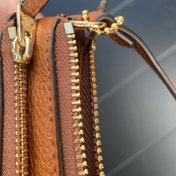 Coach Wristlet - Picture 6 of 8